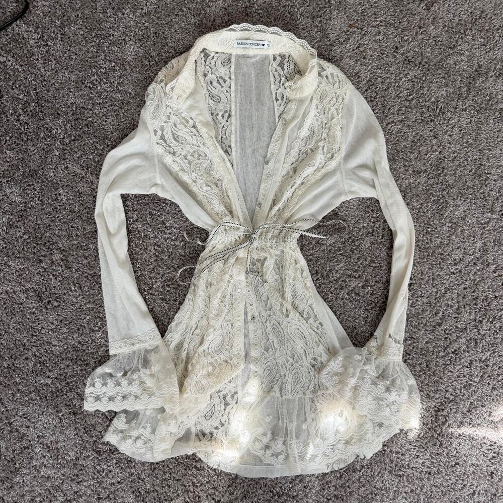 White Passion Concepts vintage lace blouse